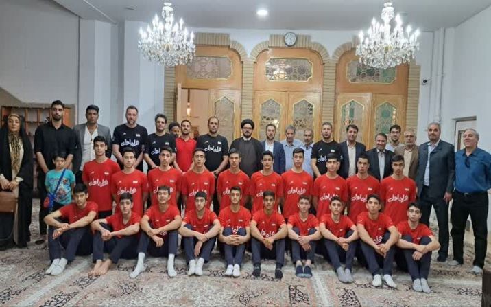 ملی پوشان تیم ملی والیبال حرم مطهر حضرت معصومه(س) را زیارت کردند ملی پوشان تیم ملی والیبال حرم مطهر حضرت معصومه(س) را زیارت کردند